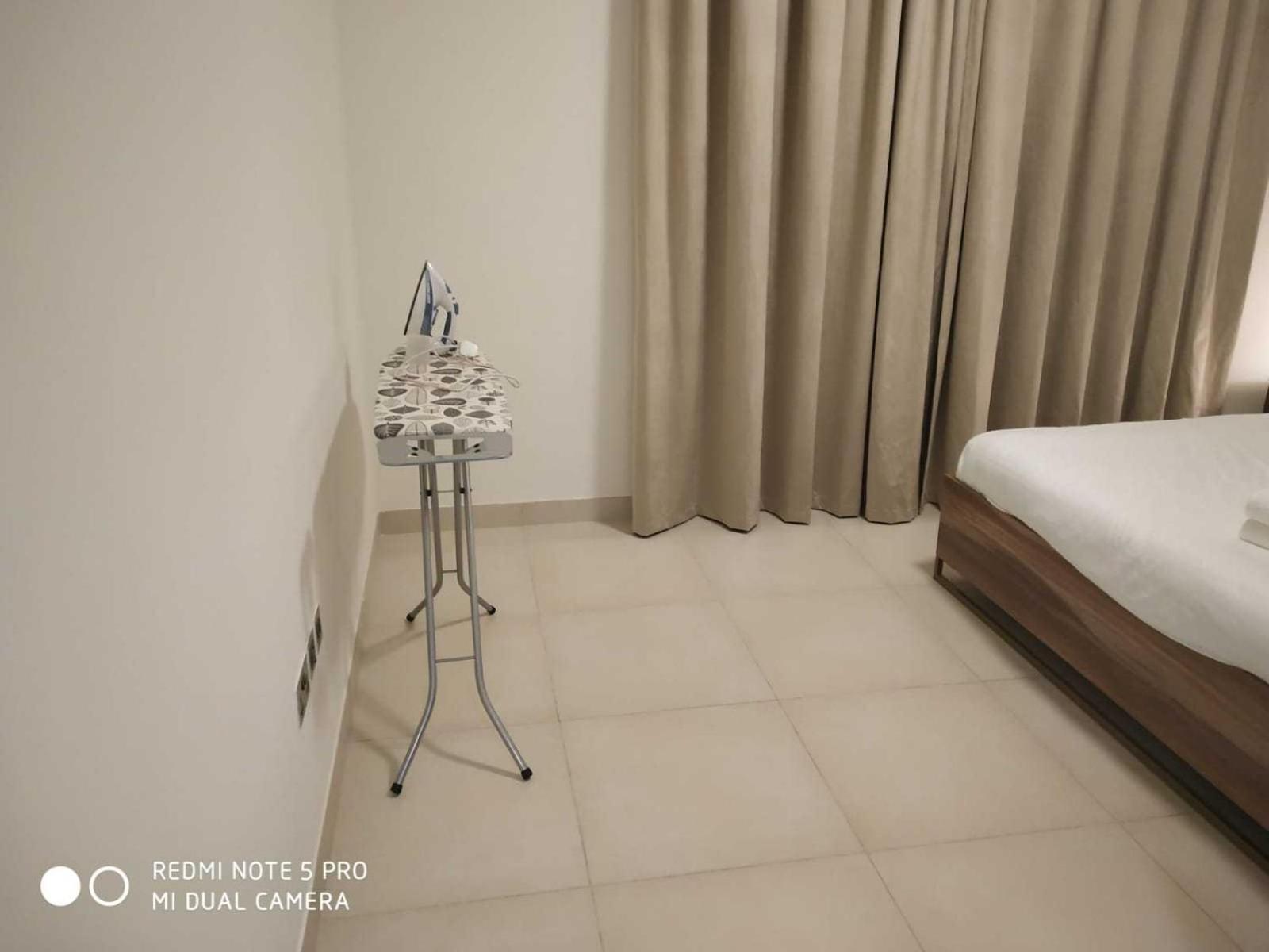Oyo 1382 Spacious 1 Bhk With Balcony