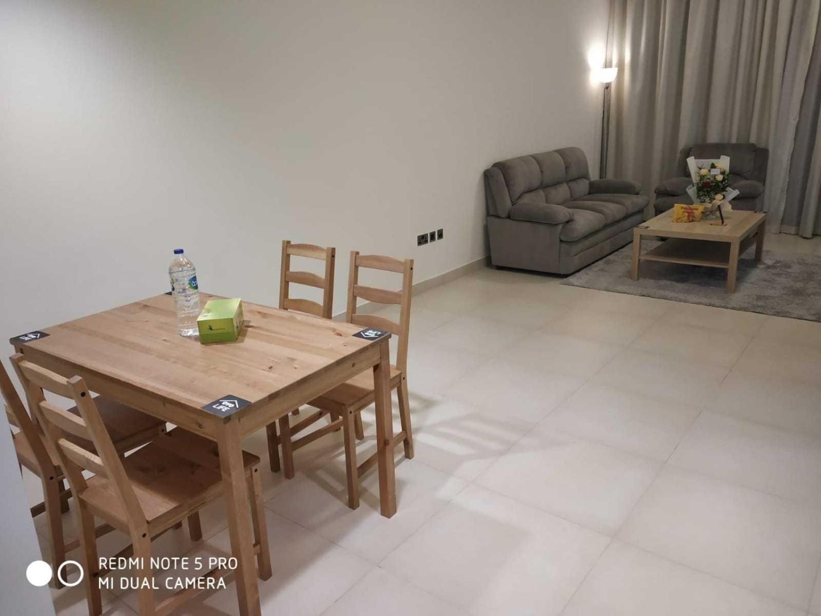 Apartment Oyo 1382 Spacious 1 Bhk With Balcony